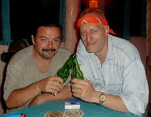 Las Terrenas, 2 Chicos die eine Homepage betreiben.